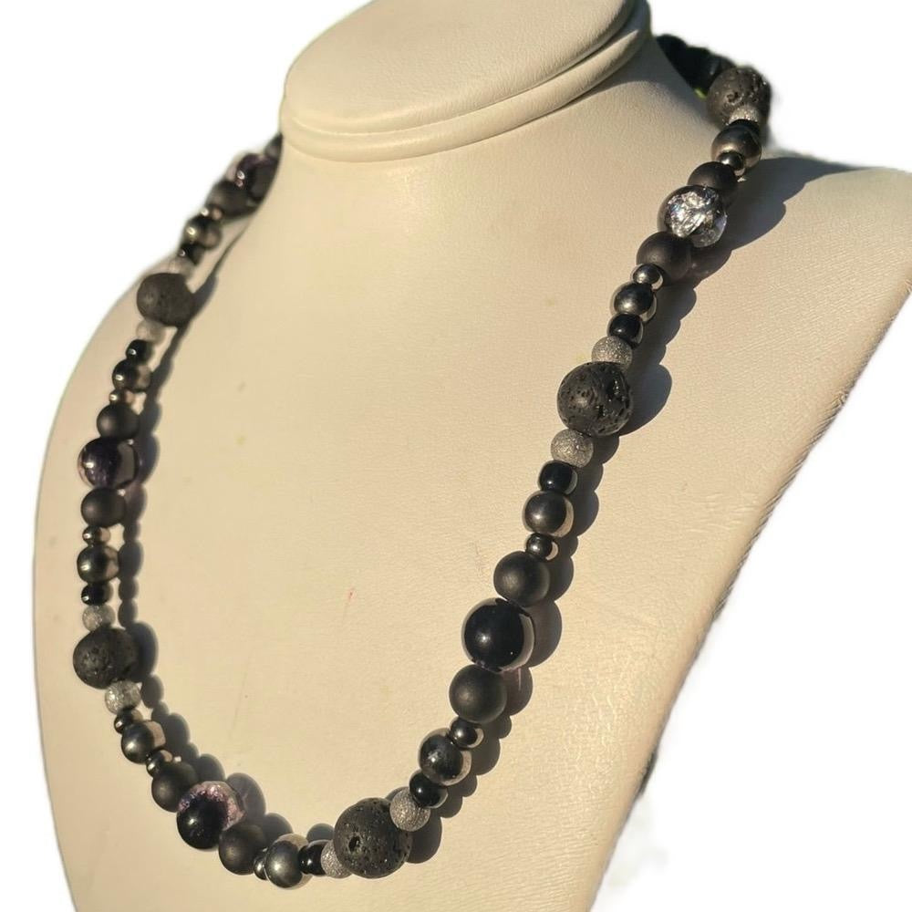 Noir Necklace